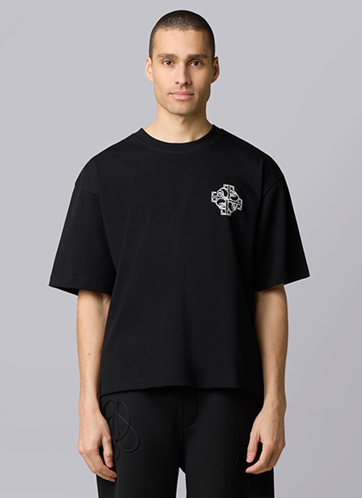 Locket Box Fit Tee | Black