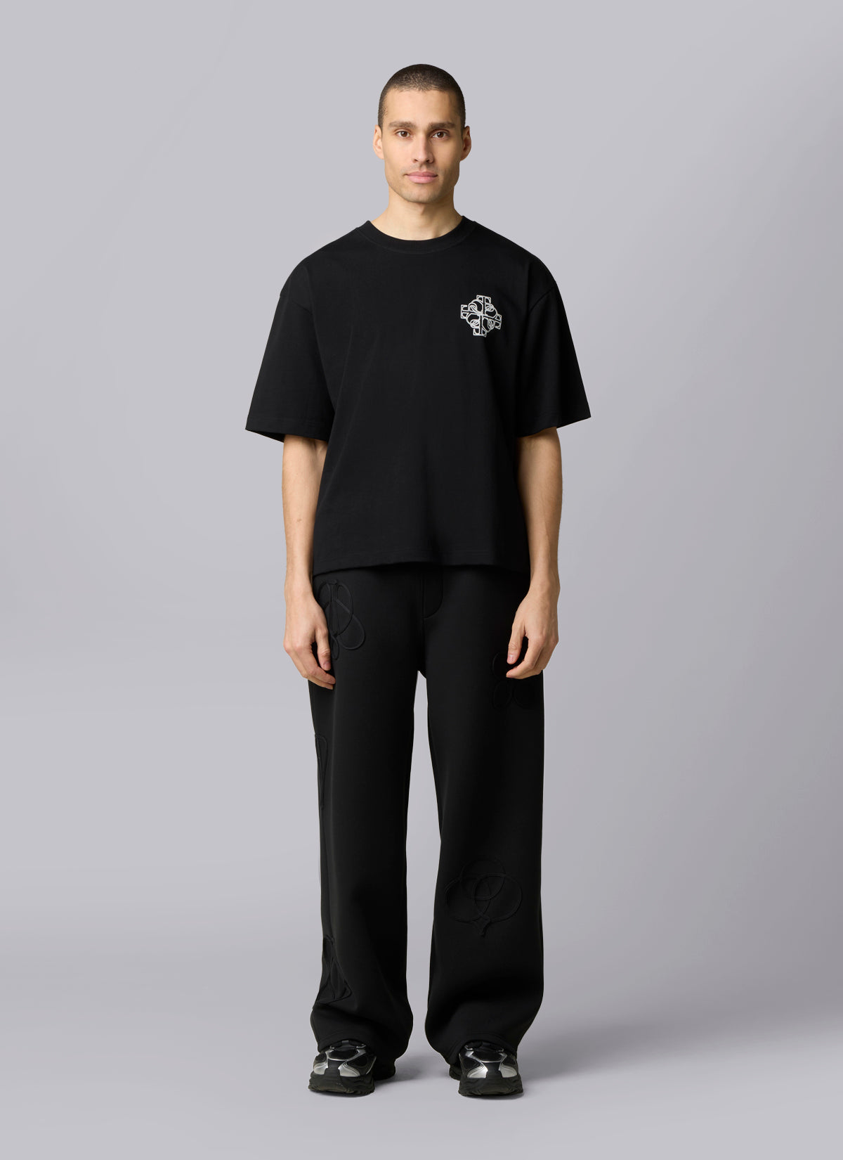Locket Box Fit Tee | Black
