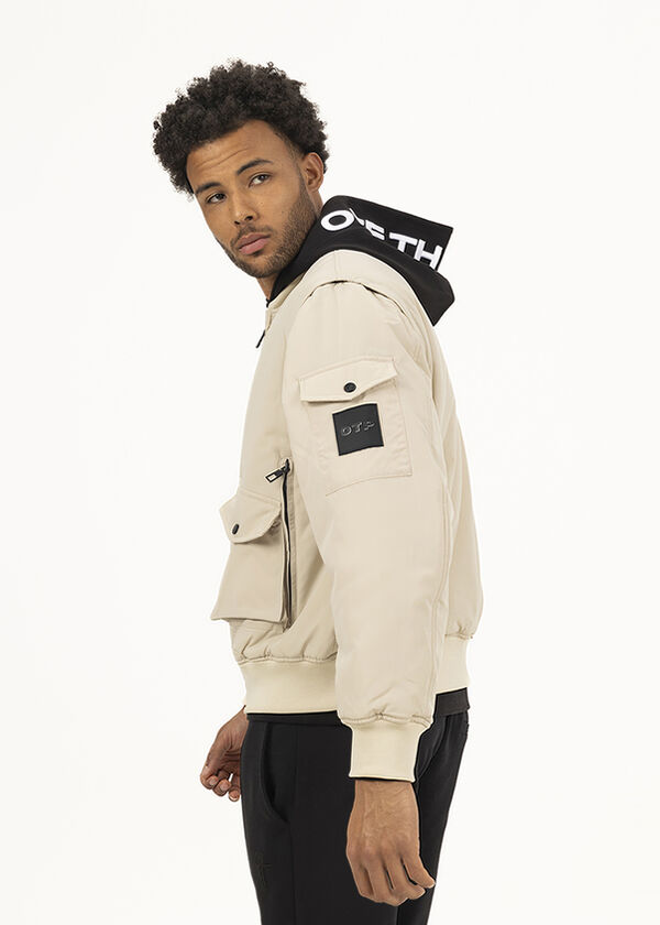 Zip-off Sleeve Jacket