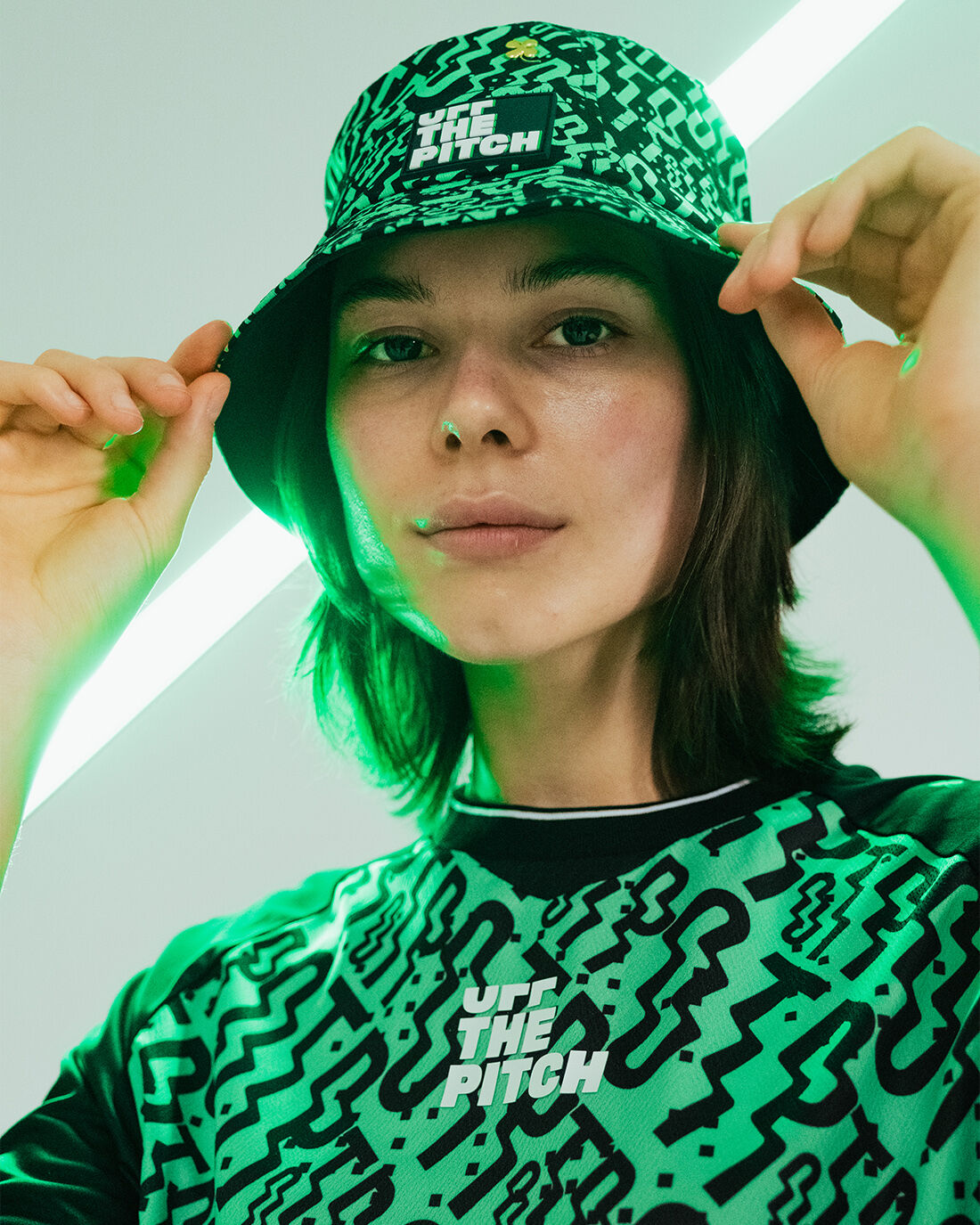 Black and green bucket hat best sale