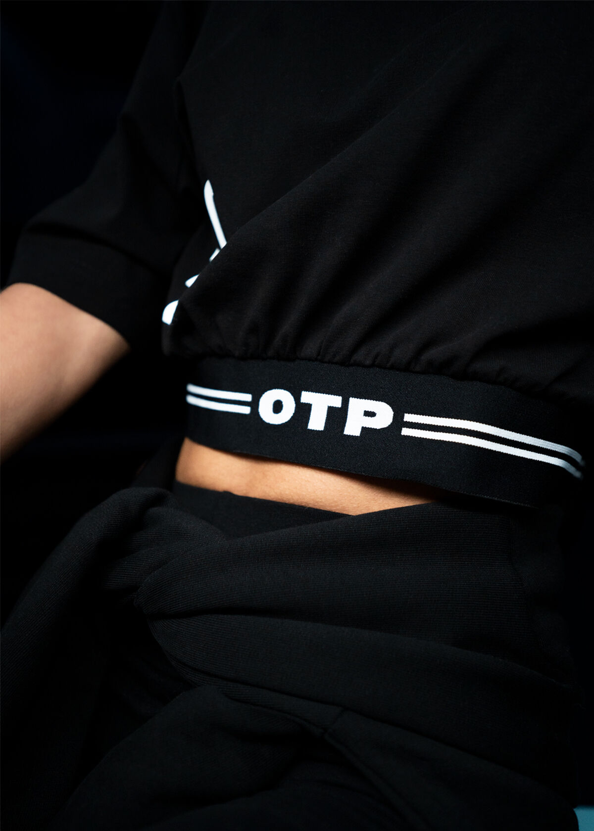 Cropped Tee Women - 95% Cotton / 5% Elastane, Black, hi-res