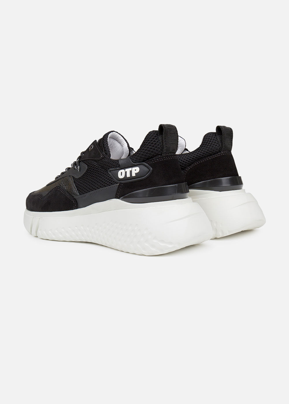 Shop Crunch Runner | Off The Pitch