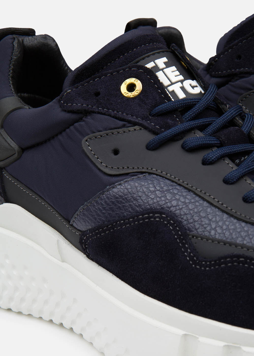 Off the pitch schoenen deals