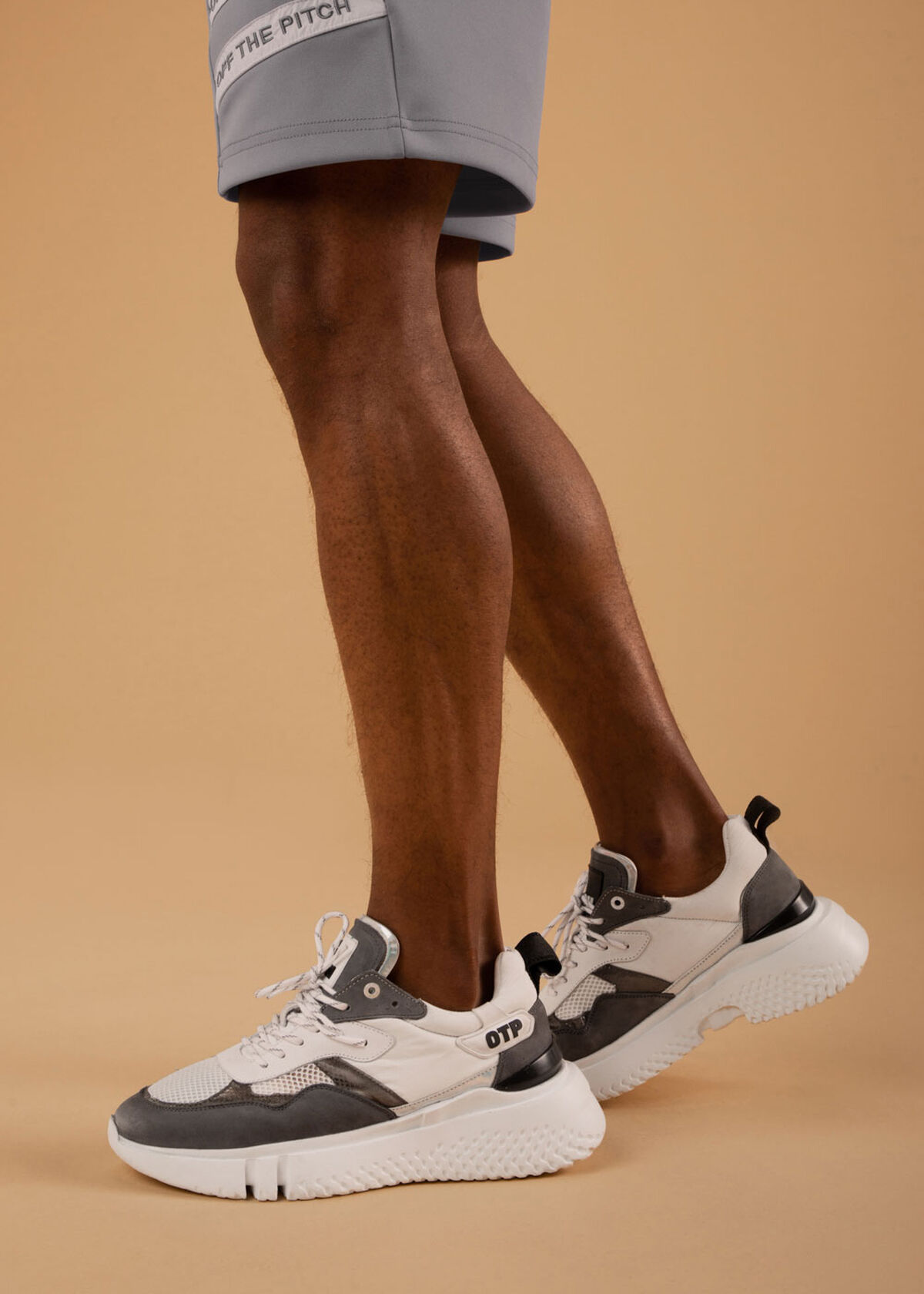 Crunch Runner 2.0 - Grey - Leather/Nylon/Mesh, White, hi-res